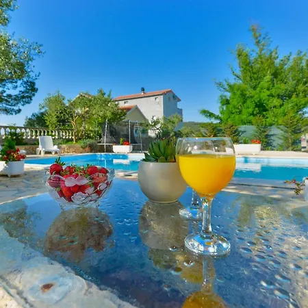 Wonderful With Private Pool, Jacuzzi And Sauna Near The - Wiibuk Villa