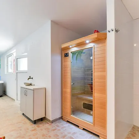 Willa Wonderful With Private Pool, Jacuzzi And Sauna Near The - Wiibuk Bibinje