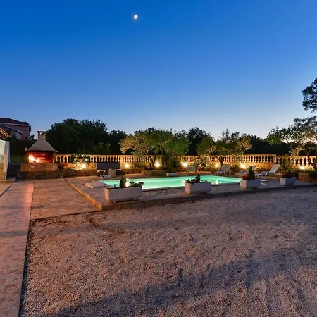 Wonderful With Private Pool, Jacuzzi And Sauna Near The - Wiibuk Villa Bibinje