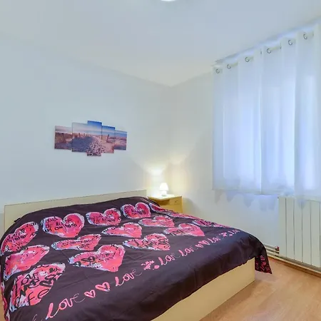 Wonderful With Private Pool, Jacuzzi And Sauna Near The - Wiibuk Villa