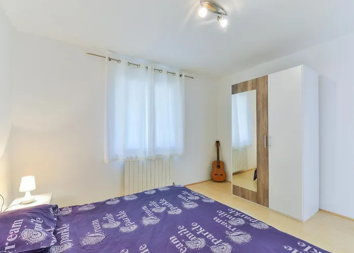 Villa Wonderful With Private Pool, Jacuzzi And Sauna Near The - Wiibuk *