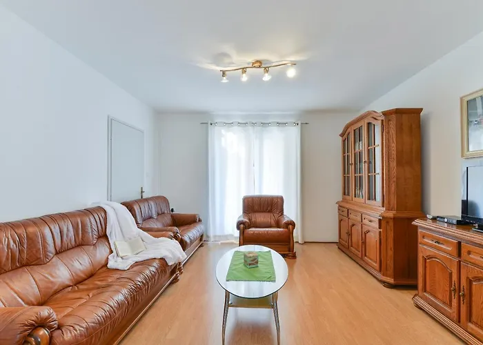 Wonderful With Private Pool, Jacuzzi And Sauna Near The - Wiibuk