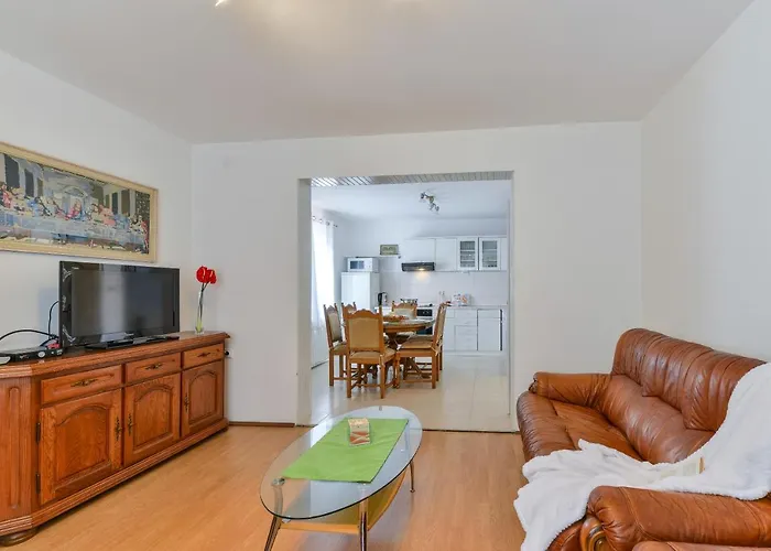 빌라 Wonderful With Private Pool, Jacuzzi And Sauna Near The - Wiibuk