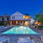 Villa Wonderful With Private Pool, Jacuzzi And Sauna Near The - Wiibuk *