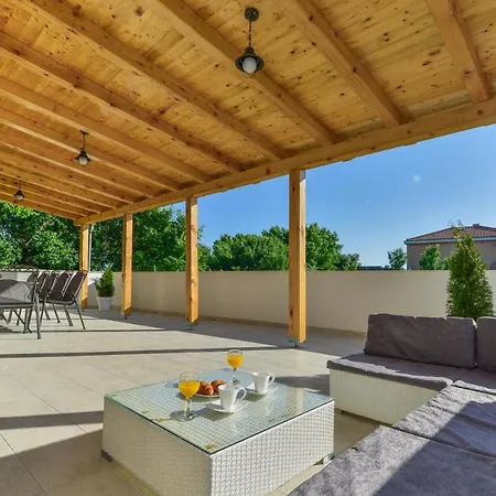 Wonderful With Private Pool, Jacuzzi And Sauna Near The - Wiibuk *