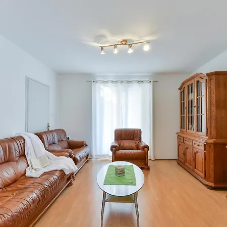 Wonderful With Private Pool, Jacuzzi And Sauna Near The - Wiibuk