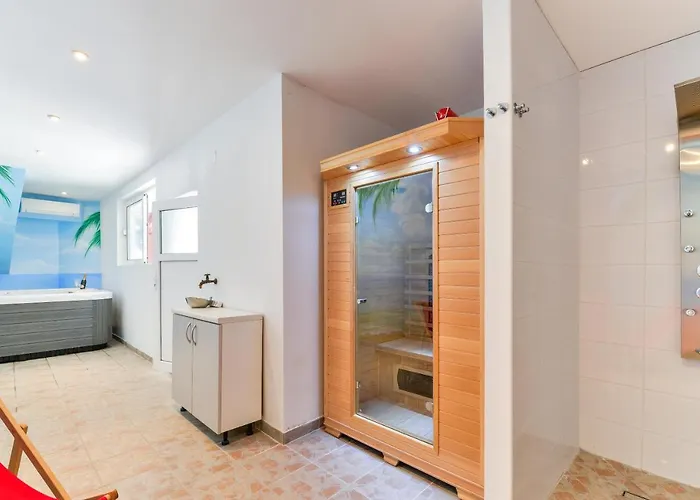Vila Wonderful With Private Pool, Jacuzzi And Sauna Near The - Wiibuk Bibinje