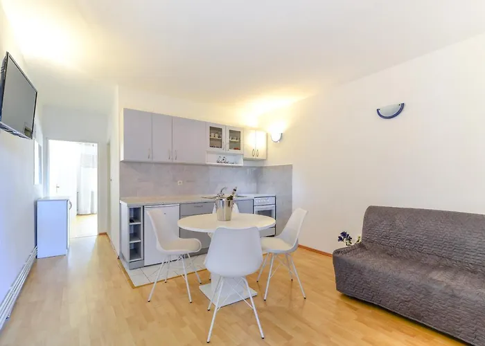 Wonderful With Private Pool, Jacuzzi And Sauna Near The - Wiibuk Vila